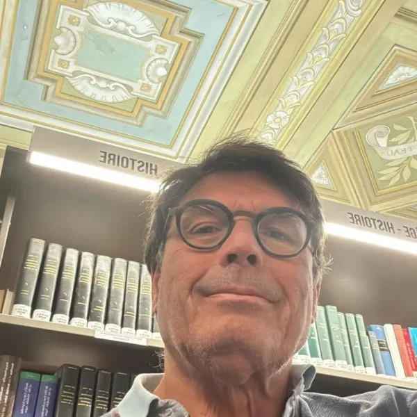 Léonce Deprez, étudiant en histoire médiévale à la Sorbonne et auteur des Chroniques Léonines